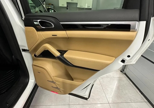 Porsche Cayenne cena 105500 przebieg: 188100, rok produkcji 2014 z Białystok małe 497